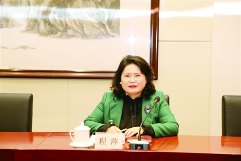 在程萍看来,纠正法律法规中的不规范用字势在必行 受访者供图